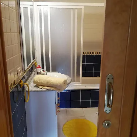 Welcome To Discover The Magic Amazing Tenerife !! Private Bath Breakast Wf :) Pensión